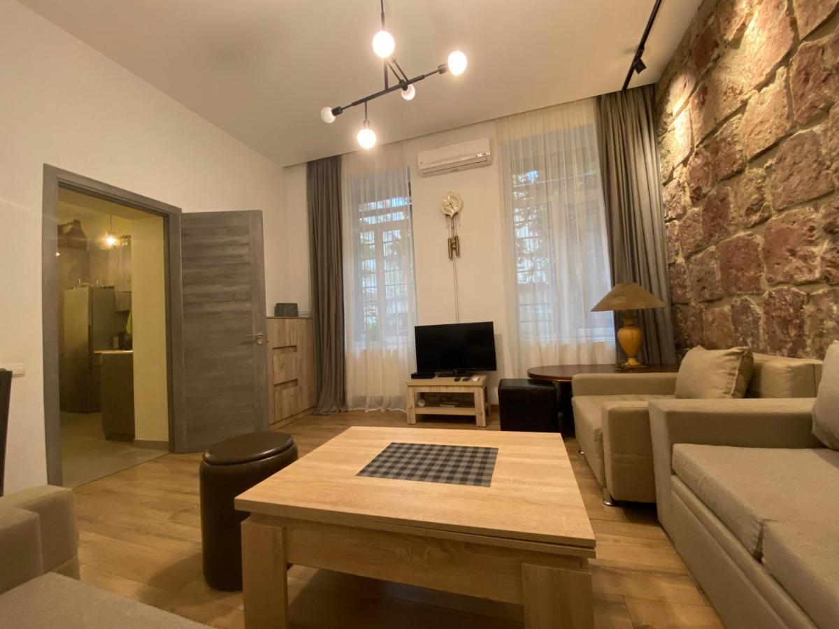 Nice Loft On Uznadze Street Tbilisi Luaran gambar