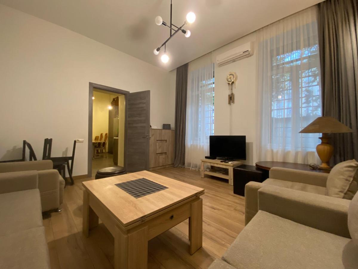 Nice Loft On Uznadze Street Tbilisi Luaran gambar